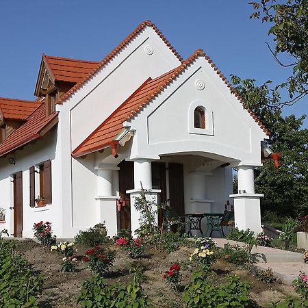 Casa Beata Villa Lesencetomaj Eksteriør bilde