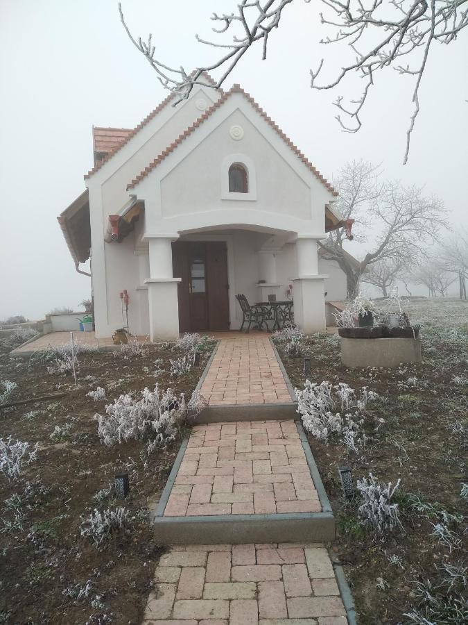 Casa Beata Villa Lesencetomaj Eksteriør bilde
